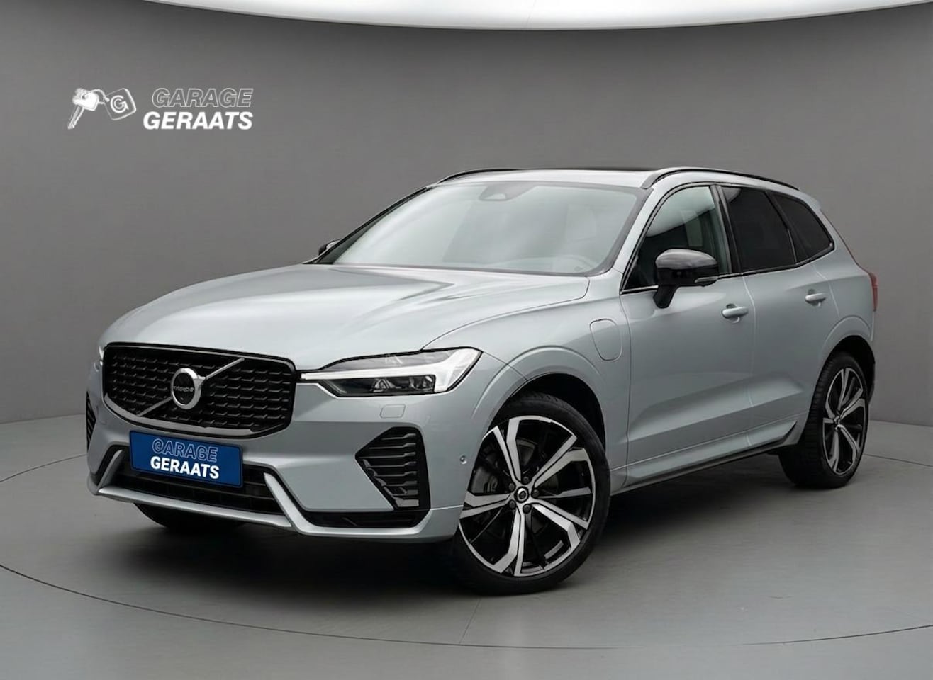 Volvo XC60 - 2.0 T8 Plug-in hybrid AWD Ultra Dark | Luchtvering, Trekhaak, 360° Camera, PANO, 21 inch v - AutoWereld.nl