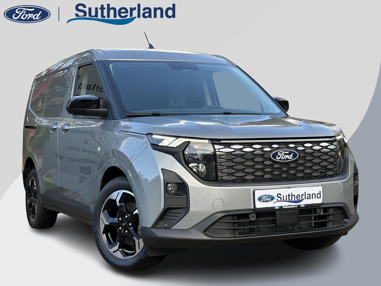 Ford Transit Courier - E-Transit Limited 46 kWh 136pk | Adaptive cruise control | Navigatie | Laadvloerbeschermin - AutoWereld.nl