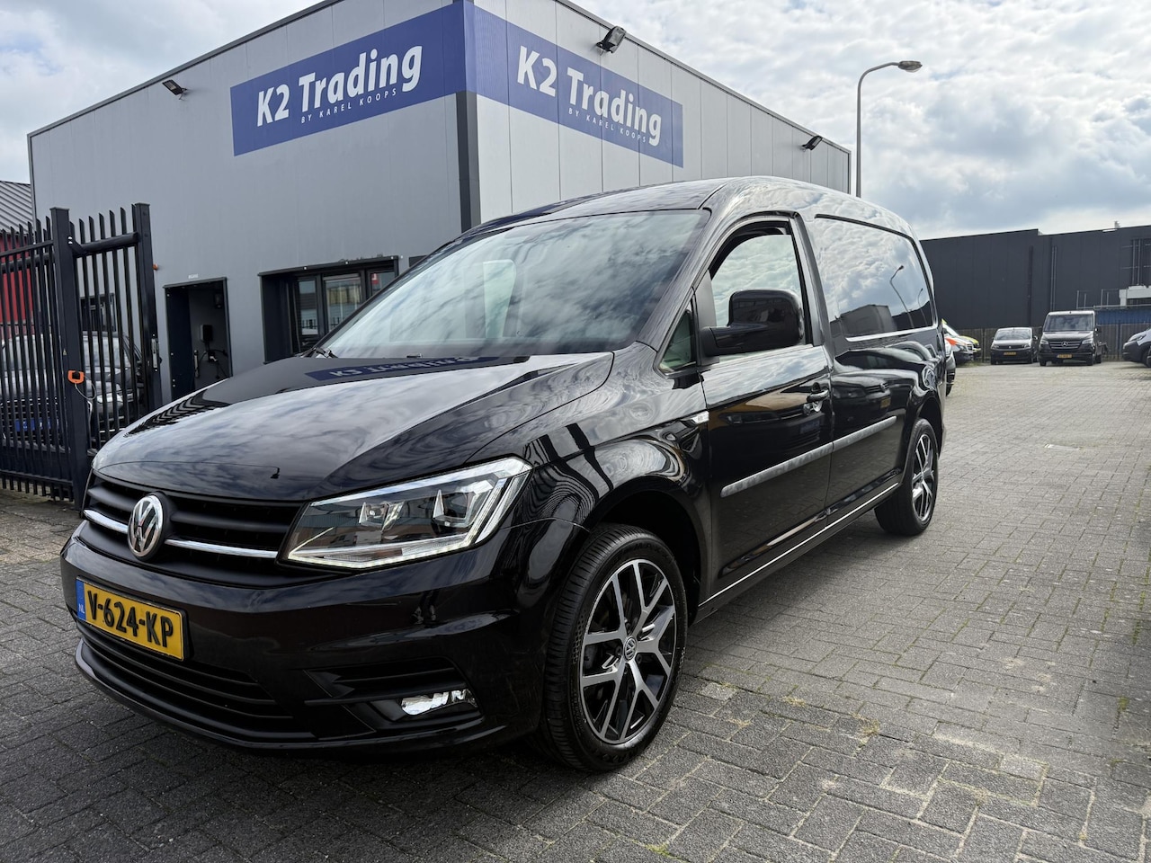 Volkswagen Caddy Maxi - 2.0 TDI L2H1 BMT Highline Euro-6 Xenon Navi Carplay - AutoWereld.nl