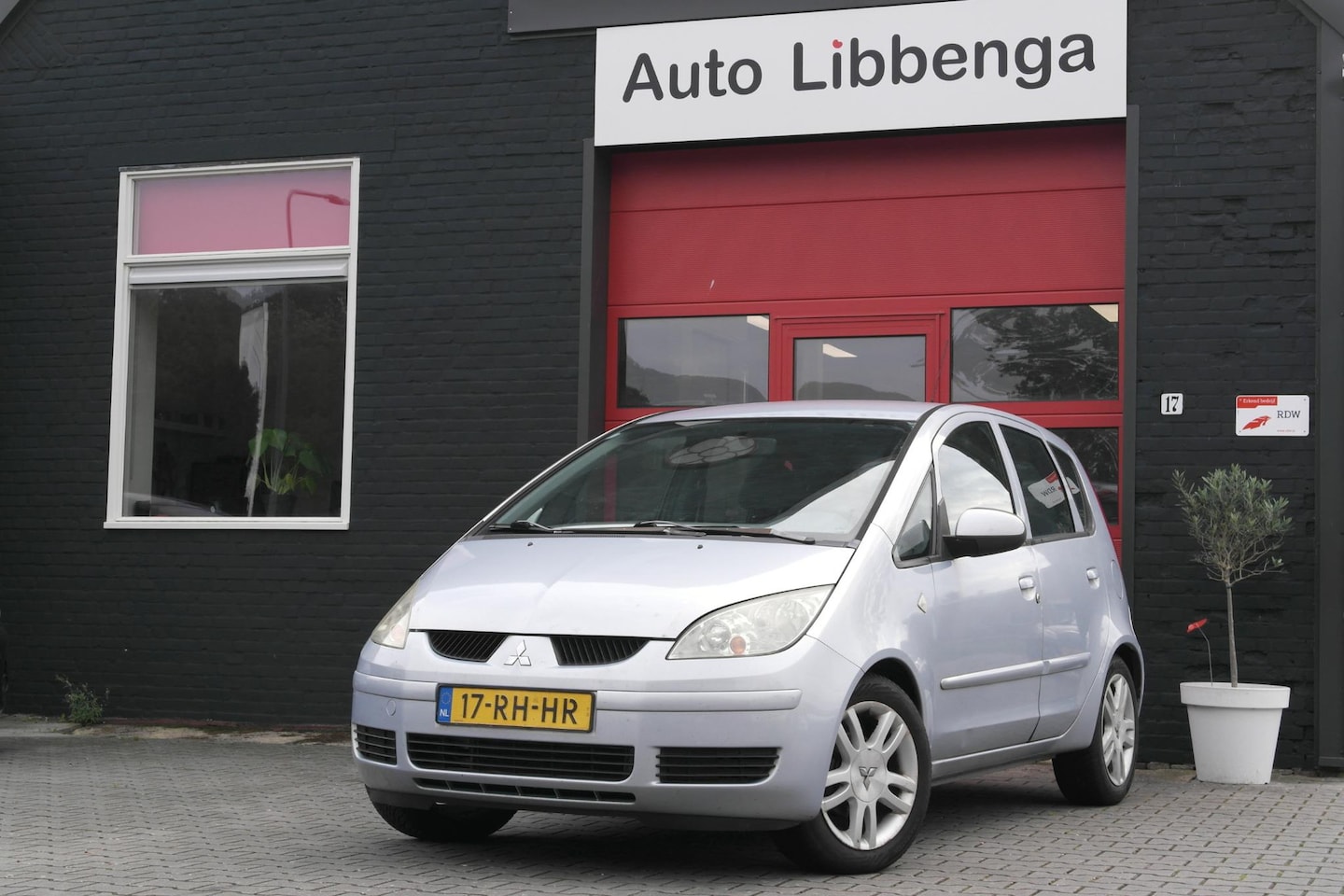 Mitsubishi Colt - 1.3 Inform Cool Pack AIRCO / CRUISE / CENTR.VERGR. / LM VELGEN / METALLIC LAK / TREKHAAK - AutoWereld.nl