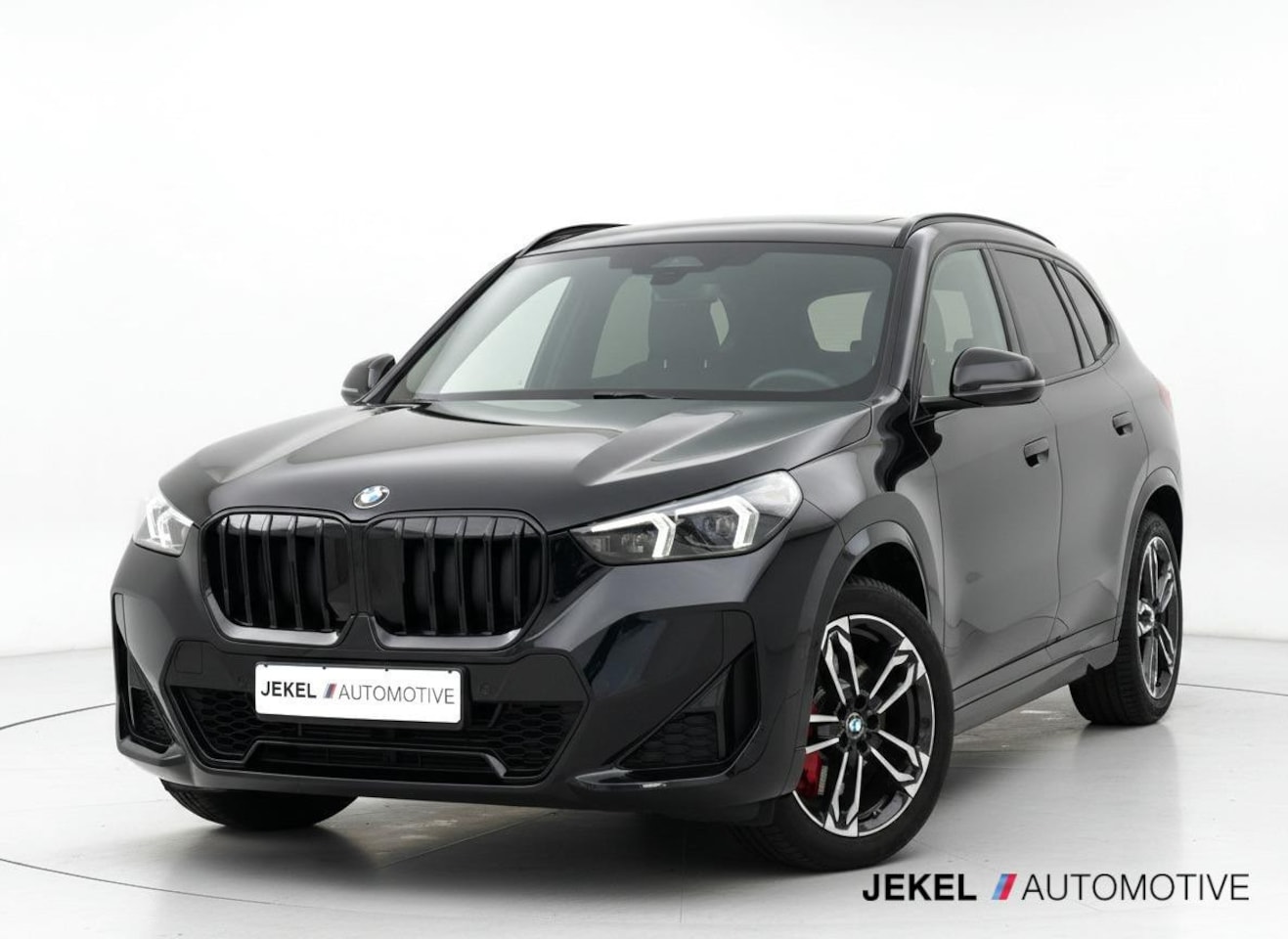 BMW X1 - sDrive18i M-Sport Pro, Panoramadak, 19" LM velgen, Key less. Apple Carplay, enz - AutoWereld.nl