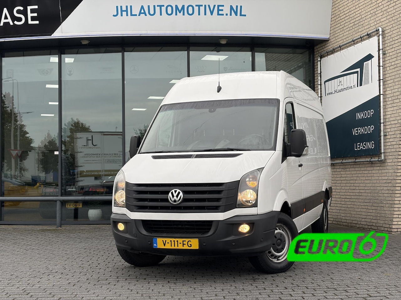 Volkswagen Crafter - 32 2.0 TDI L2H2*A/C*CRUISE*NAVI*PDC*3-PERS* - AutoWereld.nl