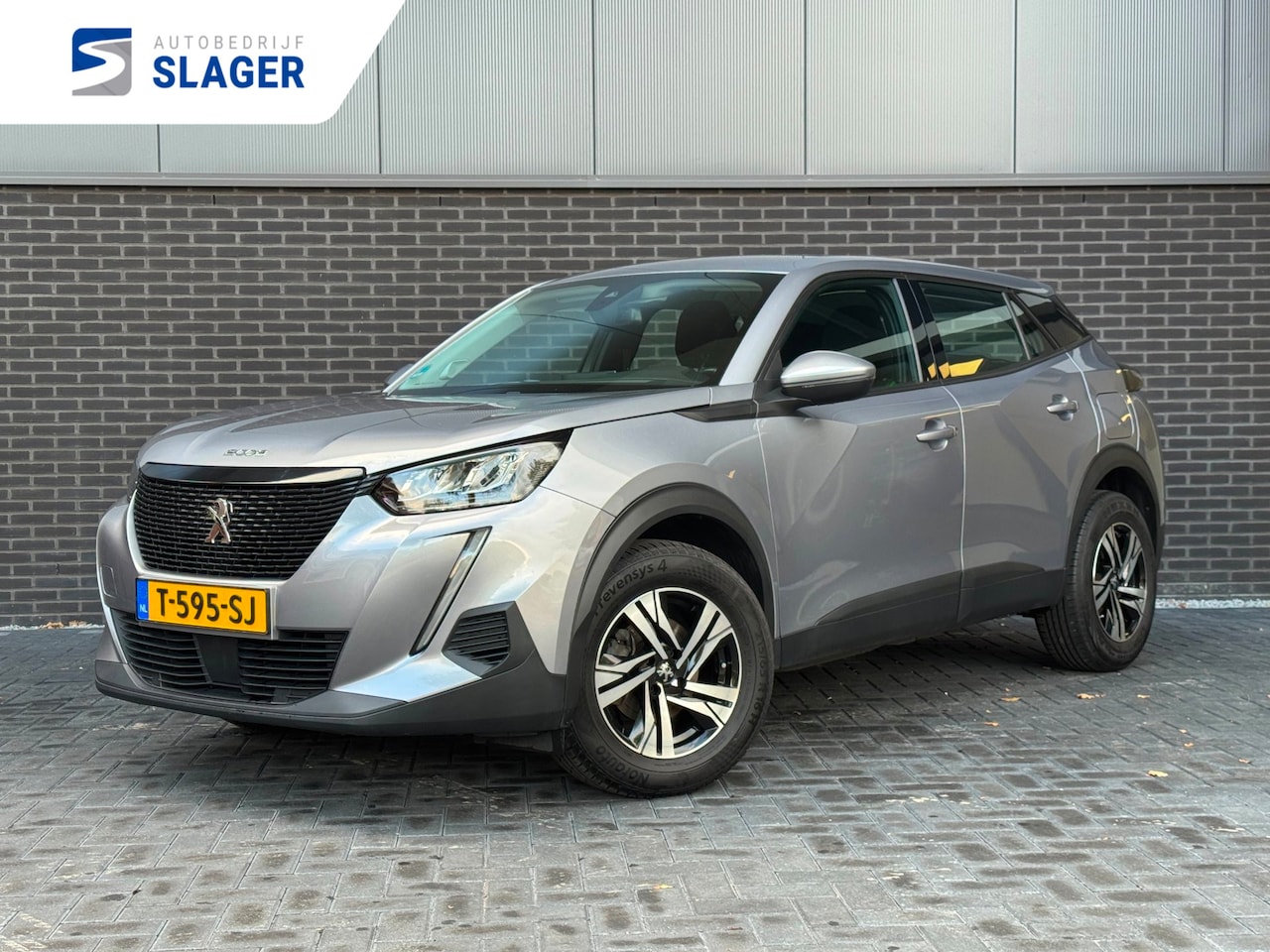 Peugeot 2008 - 1.2 PureTech Active - Distr. verv.| Navi | Trekhaak | Camera - AutoWereld.nl