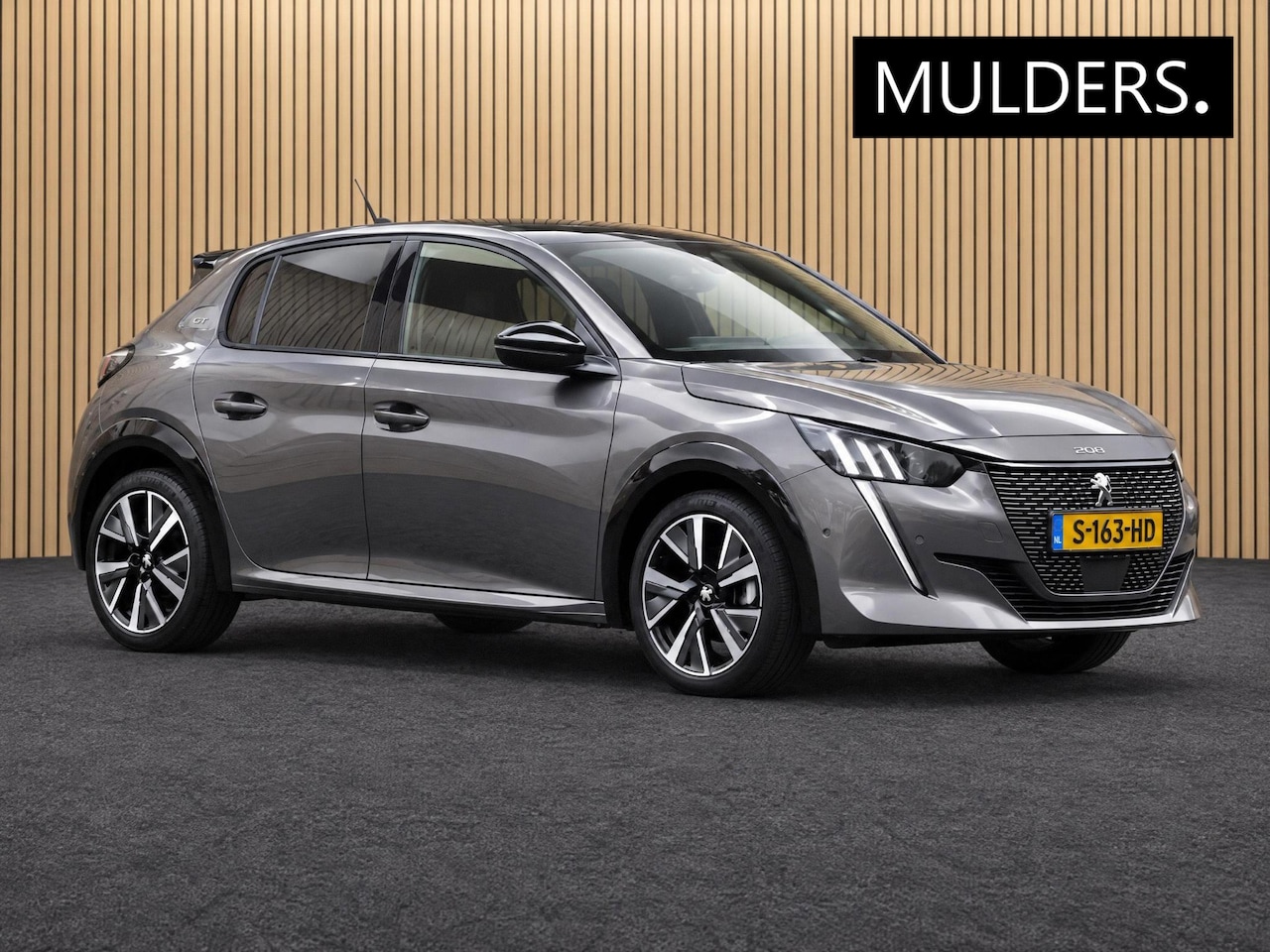 Peugeot 208 - 1.2 PureTech GT 130PK Automaat | Navi / Pano / Camera - AutoWereld.nl