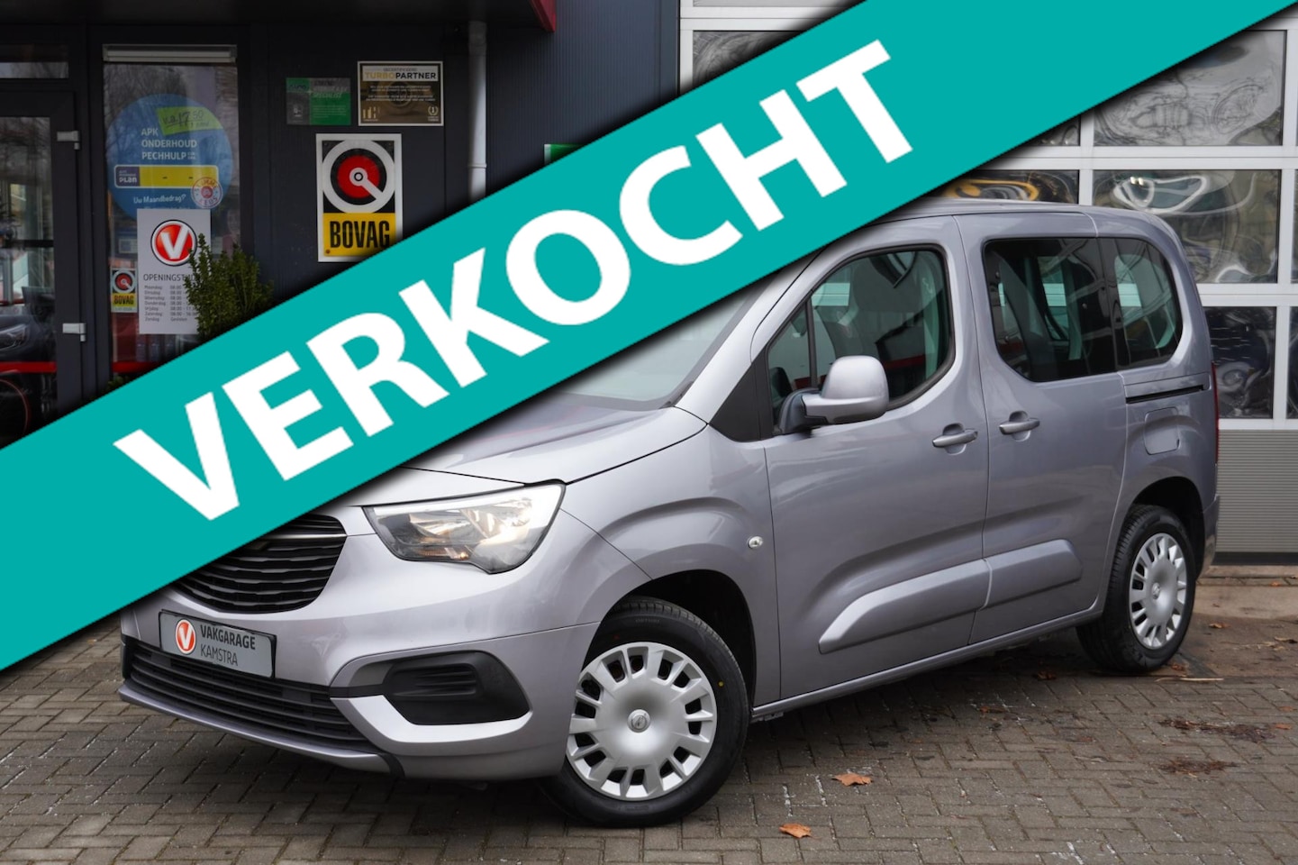 Opel Combo Tour - 1.2T Edition NAP 5-pers/Airco/Cruise/PDC/BT - AutoWereld.nl