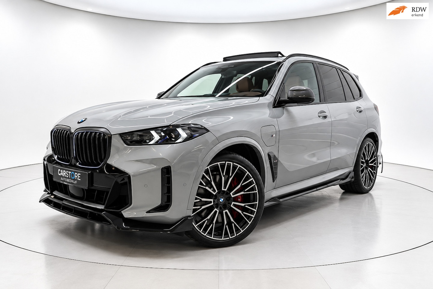 BMW X5 - XDrive50e M SPORT PANO 360 HEAD UP H&K LUCHTV - AutoWereld.nl