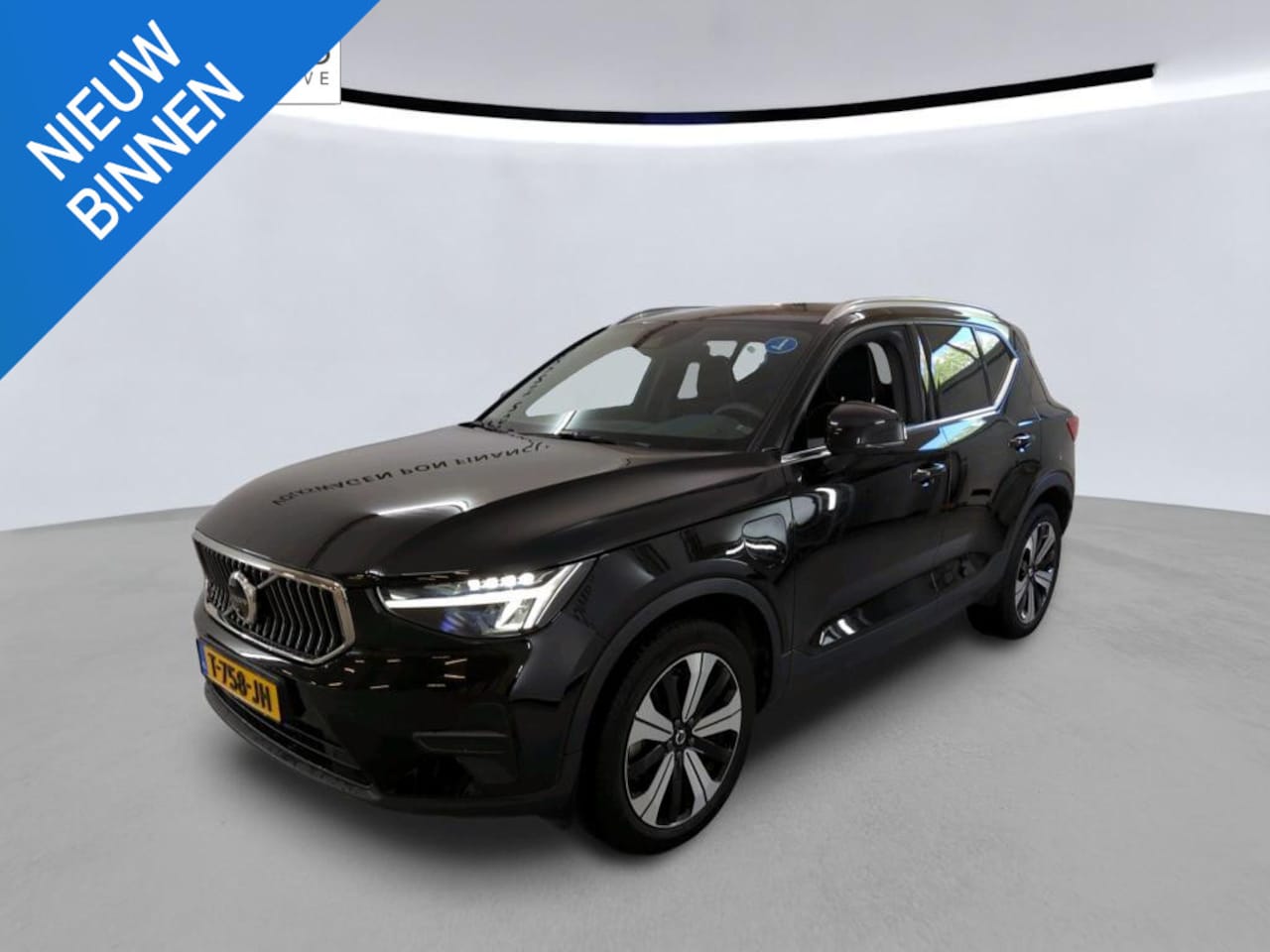 Volvo XC40 - 1.5 T4 Plug-in hybrid Plus Bright NL-AUTO | 360 CAMERA | STOELVERWARMING - AutoWereld.nl
