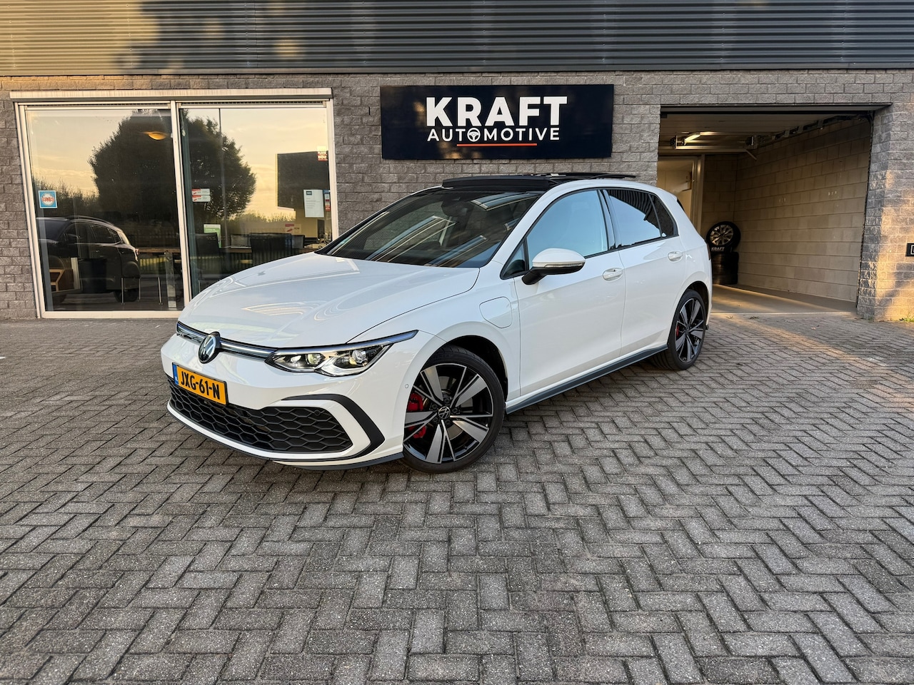 Volkswagen Golf - 1.4 eHybrid GTE | PANO | Head-up | IQ Light | Ambient | Adap. Cruise | 18 Inch | - AutoWereld.nl