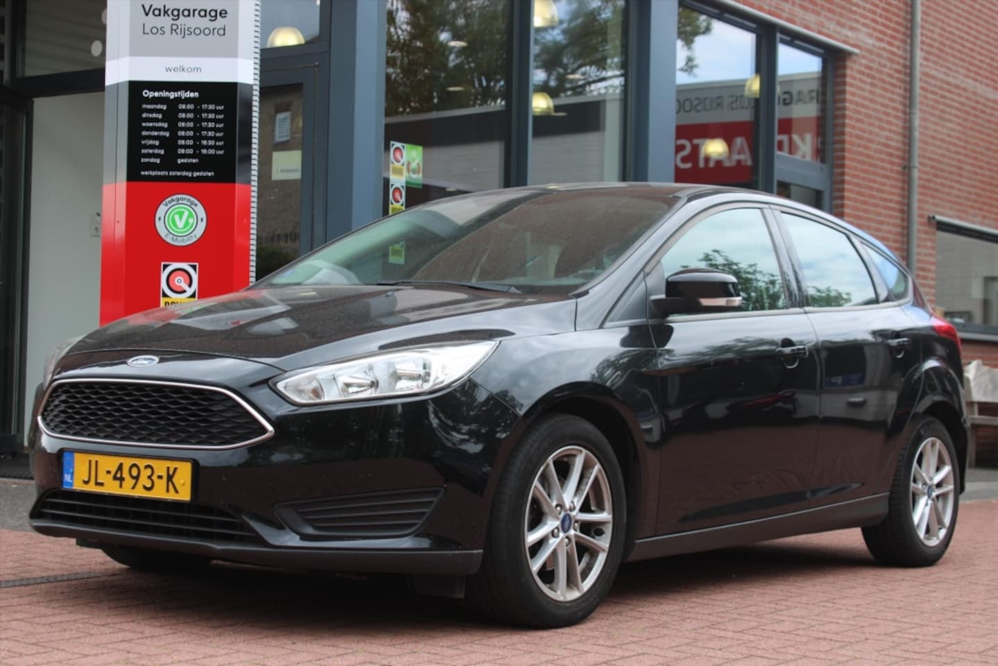 Ford Focus - 1.0 Hatchback *Trend* | Navigatie | A/C | Cruise-Control | PDC | - AutoWereld.nl
