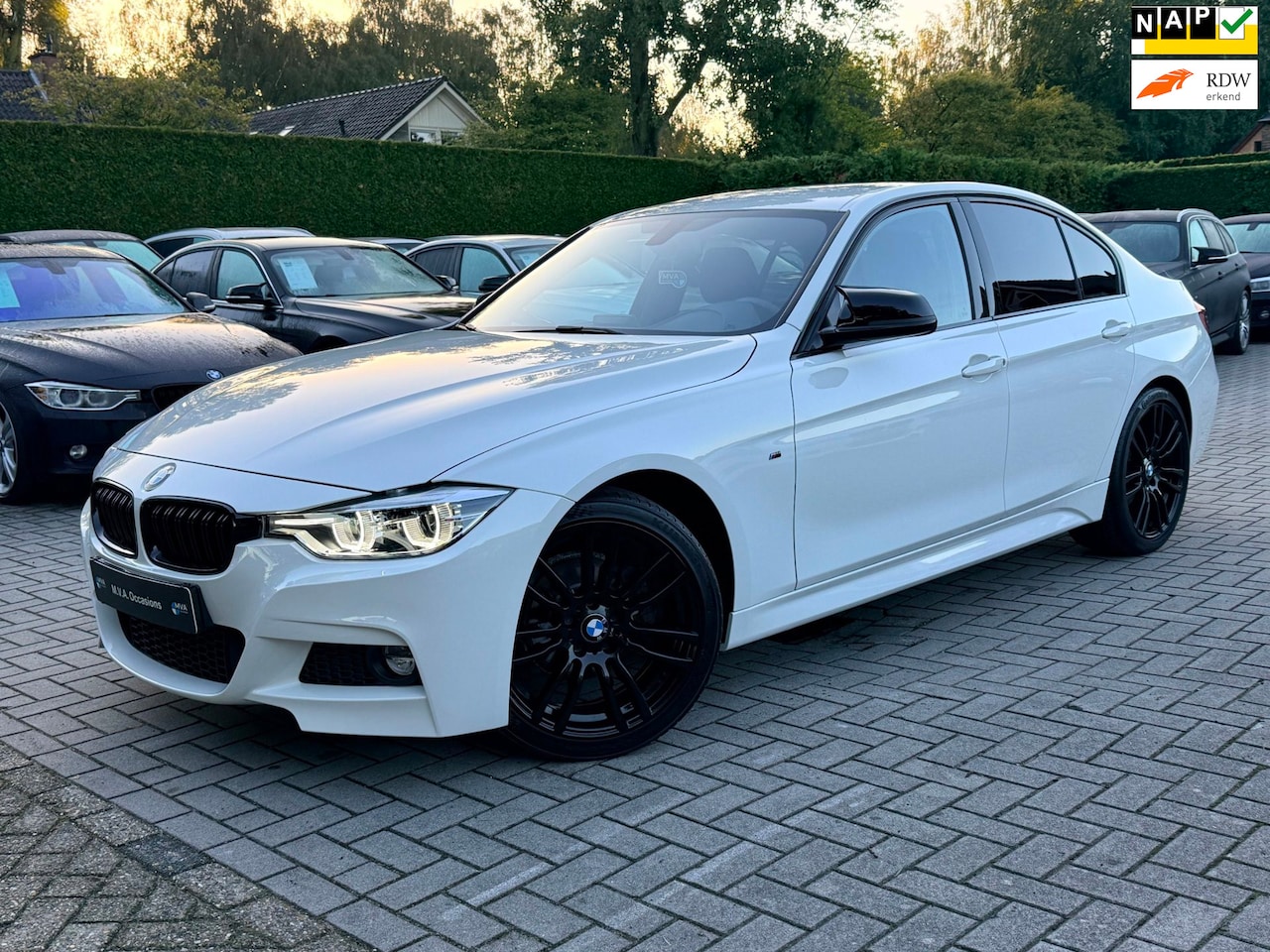 BMW 3-serie - 318i M Sport Lci|19 inch M|Navigatie|Cruise control|Climate control|Led|Nette staat.. - AutoWereld.nl
