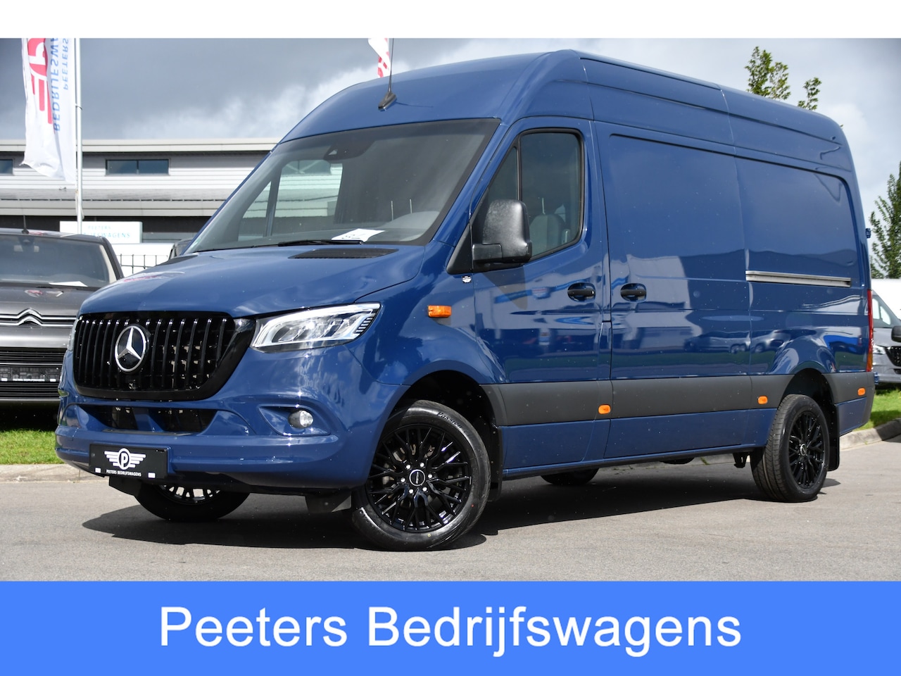 Mercedes-Benz Sprinter - 317 1.9 CDI L2H2 RWD AMG Edition Adaptieve Cruise, 360 Camera, Carplay, 2 x Schuifdeur, LE - AutoWereld.nl