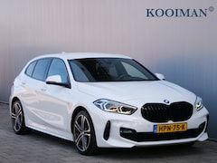 BMW 1-serie - 116i M-sport 109Pk Automaat Apple Carplay / Camera / PDC / Navi / Keyless entry