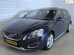 Volvo V60 - 2.4 D5 Summum in goede én nette staat (2012)