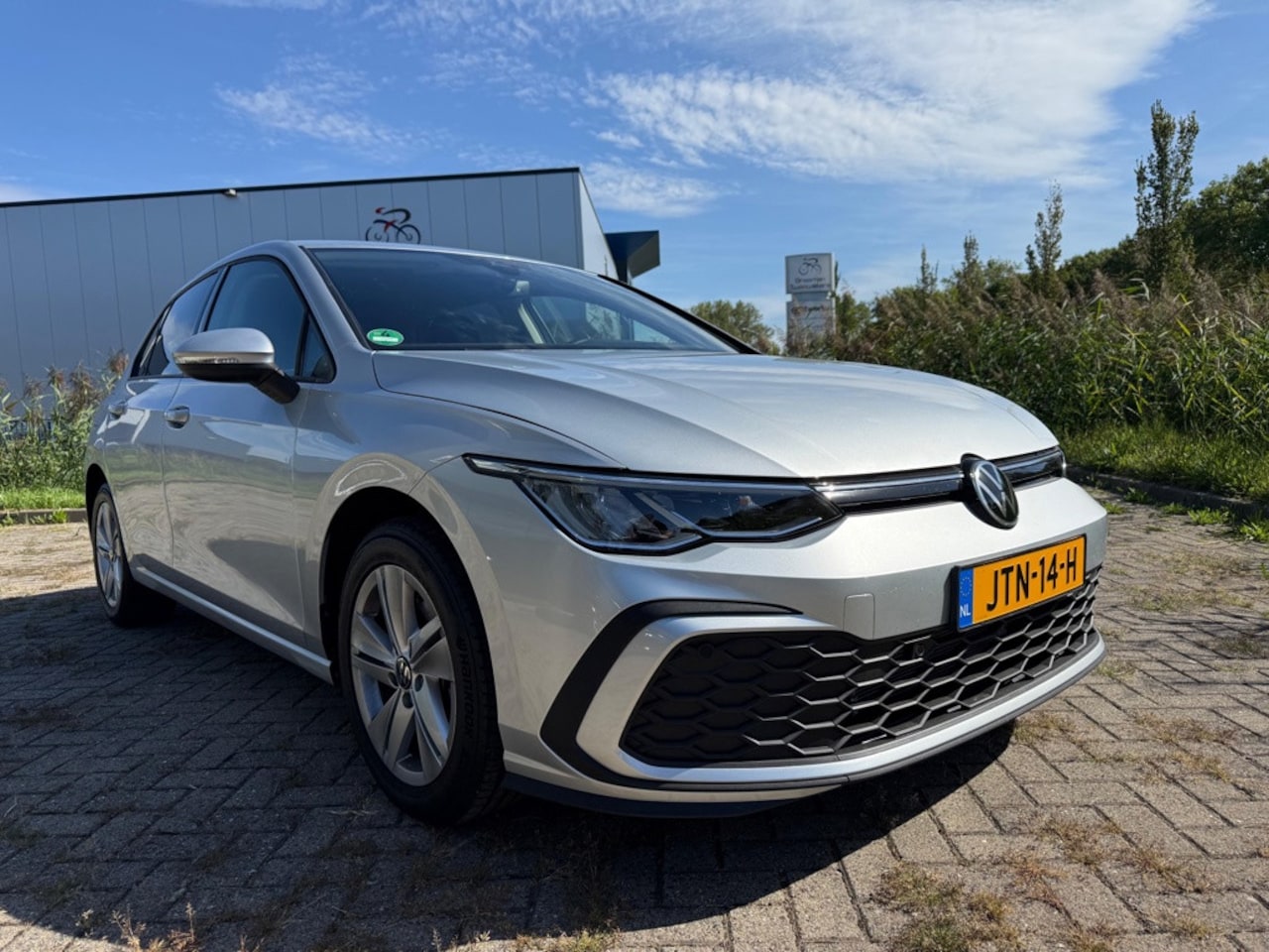 Volkswagen Golf - 1.5 eTSI R-Line Business 1.5 eTSI R-Line Business - AutoWereld.nl