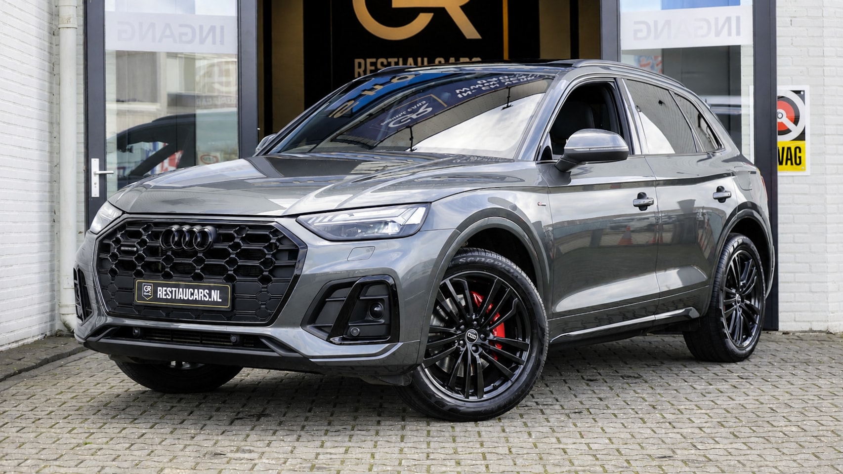 Audi Q5 - 55 TFSIe Quattro 3x S-Line Black Optik ACC-AMBIANCE-CAMERA-CARPLAY-KEYLESS-MATRIX LED-PANO - AutoWereld.nl