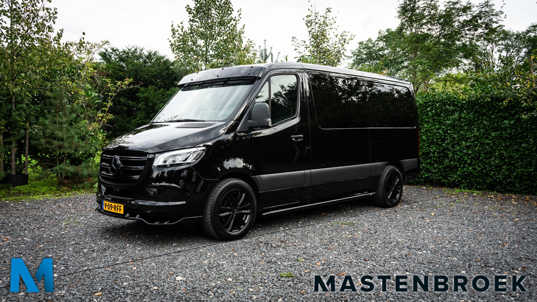 Mercedes-Benz Sprinter - 317CDI L2H1 DC Aut. | 6 pers. | Black edition | Grote navi. | Standkachel | Carplay - AutoWereld.nl
