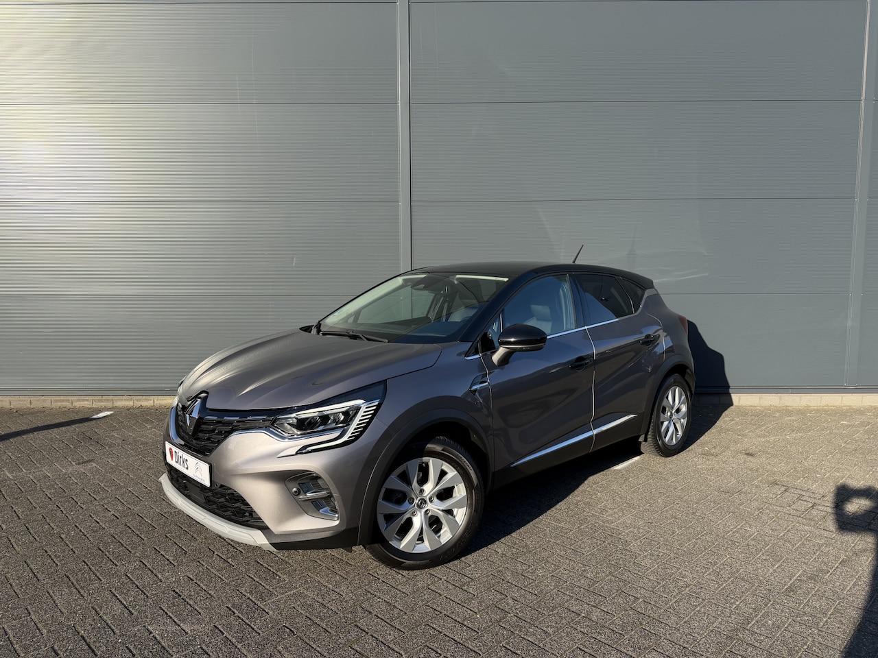 Renault Captur - 100pk Intens (Keyless Entry - Camera - Parkeersensoren V+A - LED - Automatische Airco - Na - AutoWereld.nl