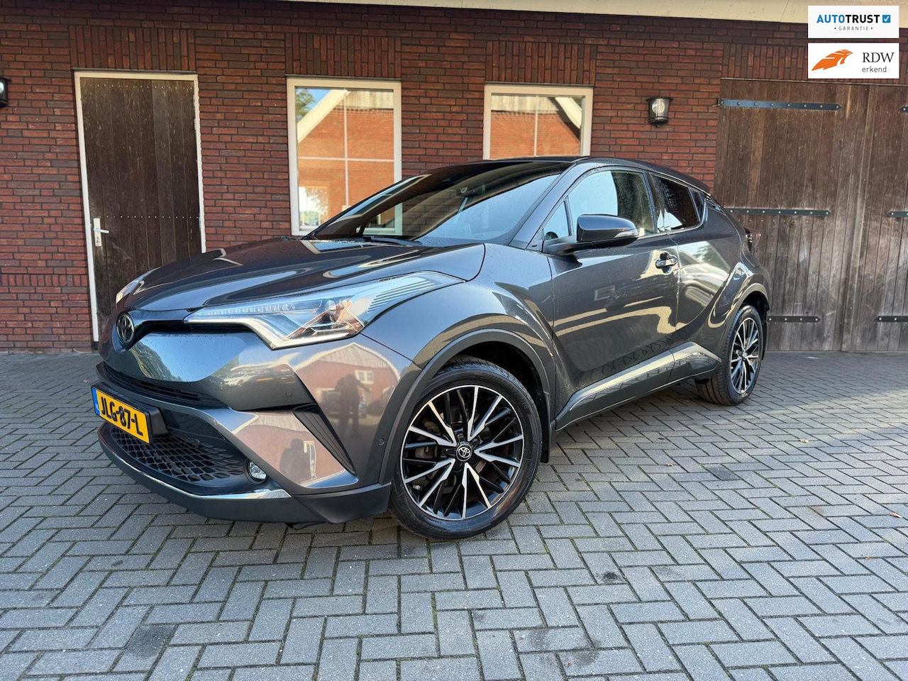 Toyota C-HR - 1.2 Executive Automaat |ACC| Camera| Leder| DAB| Stoelverwarming - AutoWereld.nl