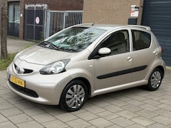 Toyota Aygo - 1.0-12V + Apk Airco Leder Elektrisch pakket