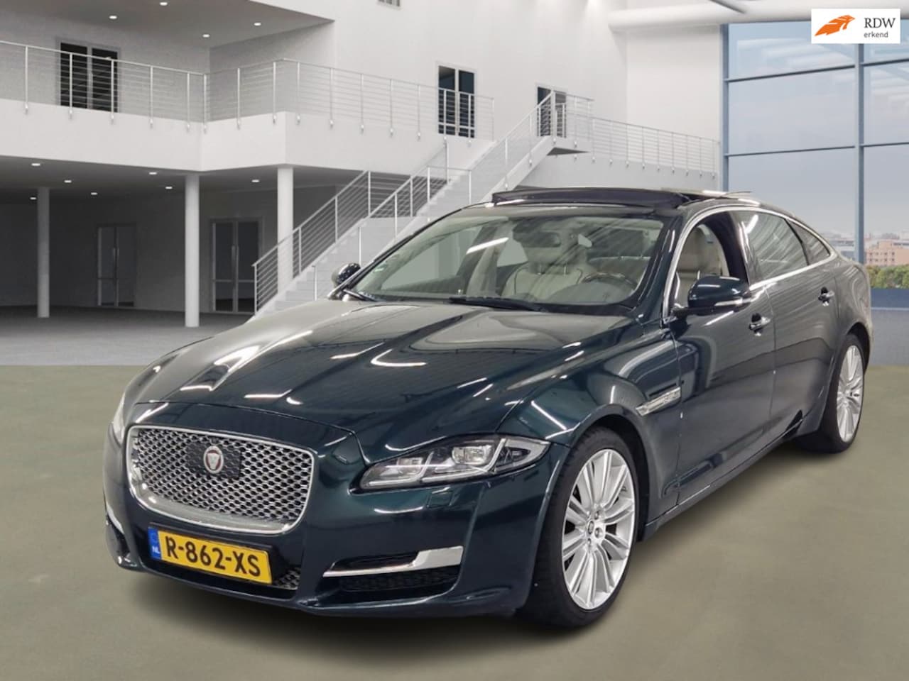 Jaguar XJ - 3.0 V6 SC AWD Portfolio LWB|CHAFFEURSPAKKET| - AutoWereld.nl