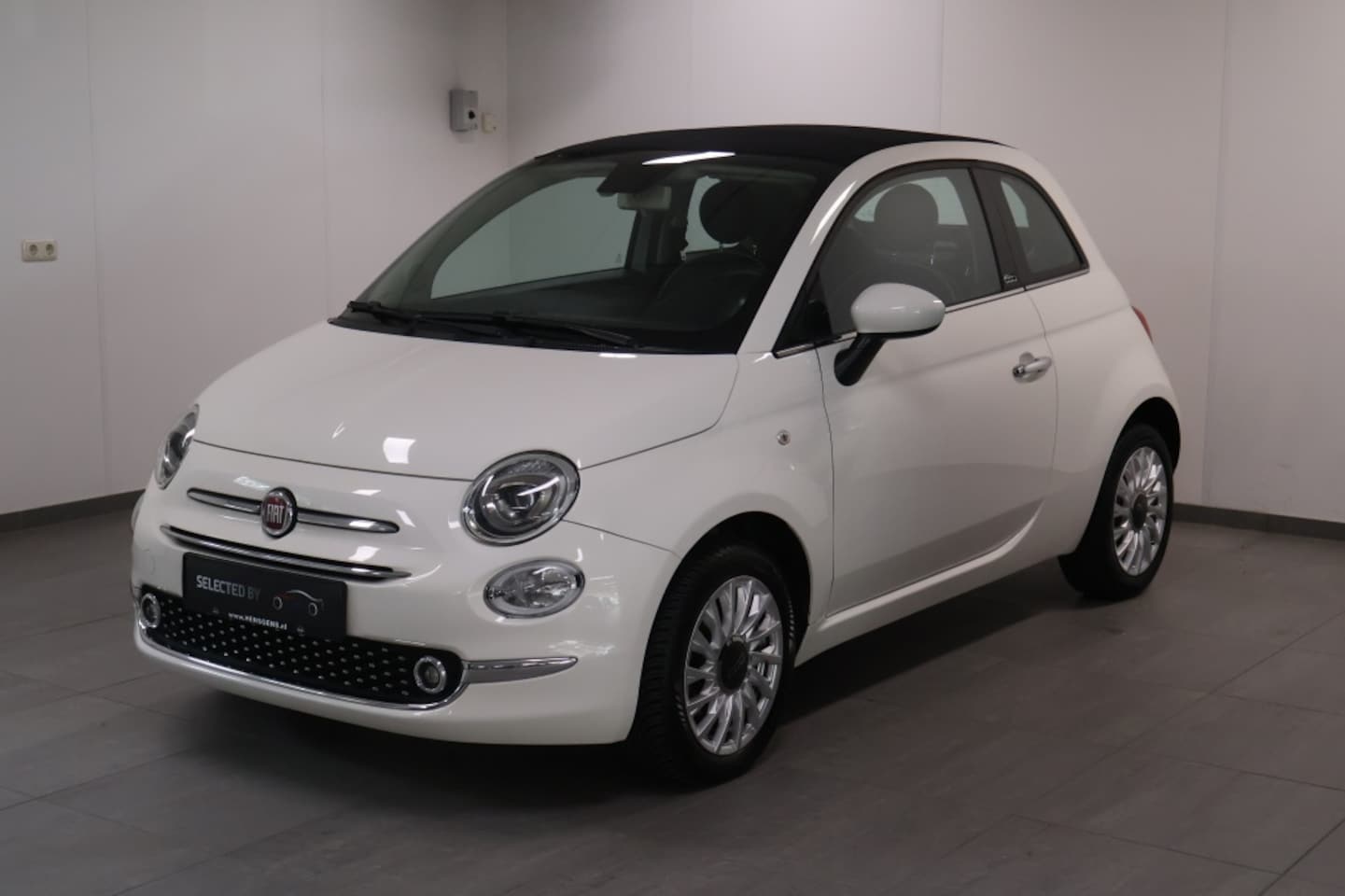 Fiat 500 - 1.2 Lounge | Cabrio | Apple Car Play - AutoWereld.nl