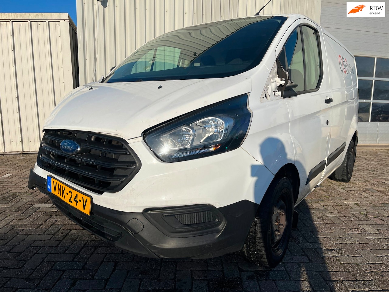 Ford Transit Custom - 280 2.0 TDCI L1H2 Ambiente - Motor defect, Olie lekt, Achterraam is kapot - AutoWereld.nl