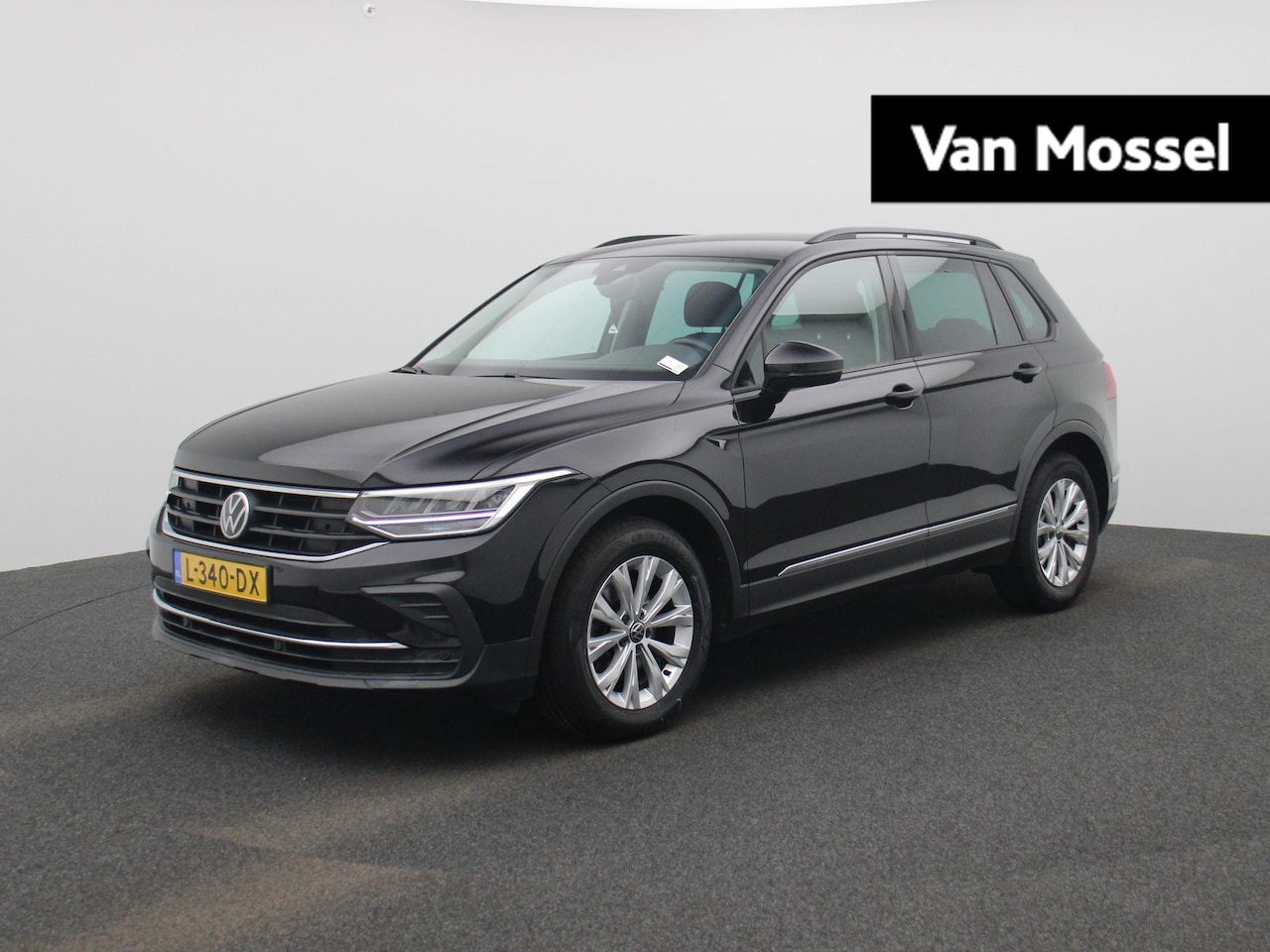 Volkswagen Tiguan - 1.5 TSI Life 150 PK| Origineel Nederlands | Apple Carplay | Parkeersensoren | 17 Inch Velg - AutoWereld.nl