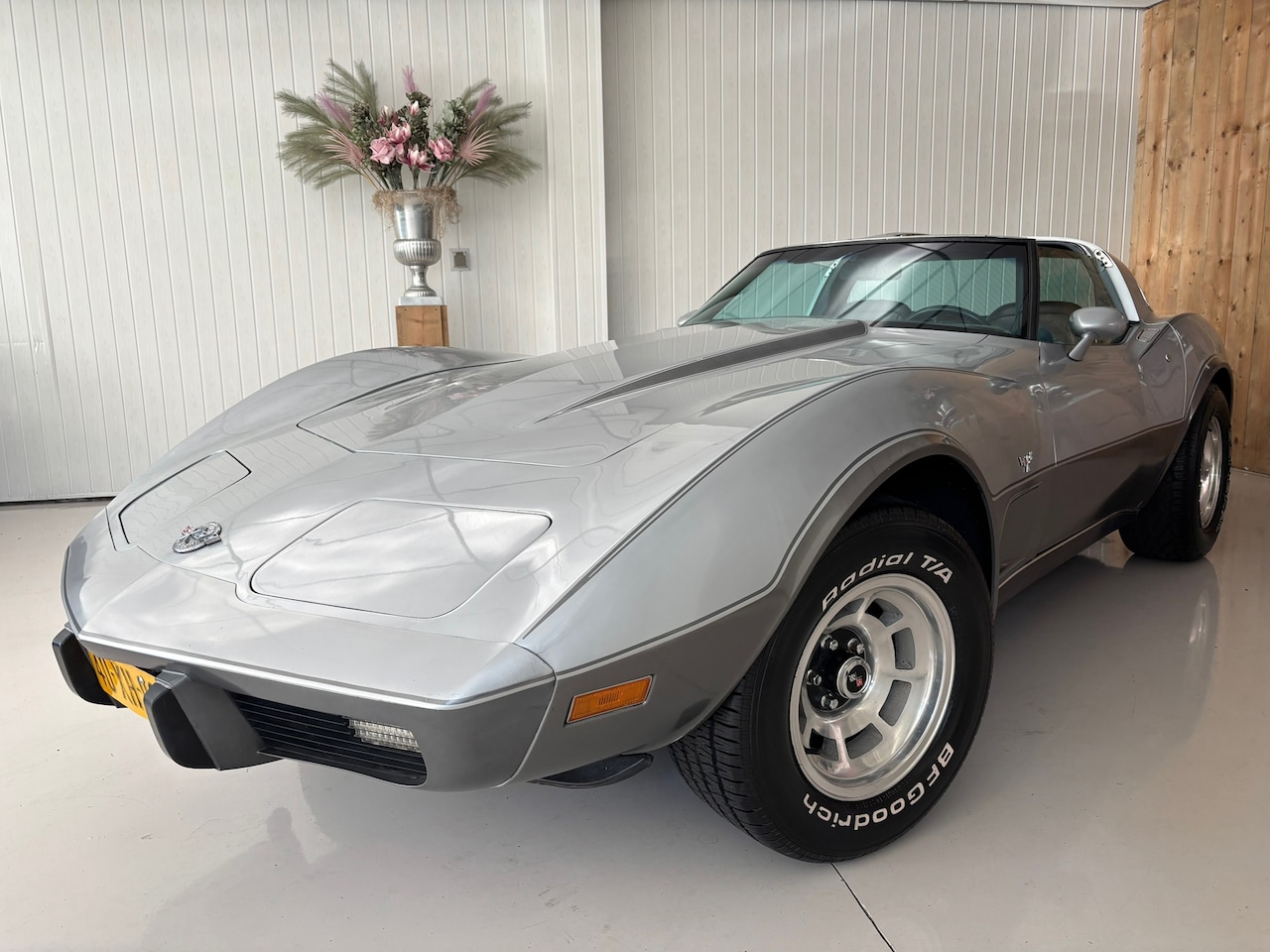 Chevrolet Corvette - , 25TH ANNIVERSARY,NL GELEVERD, ,MATCHING NUMBERS, UNIEK, WEINIG KM, ETC... - AutoWereld.nl