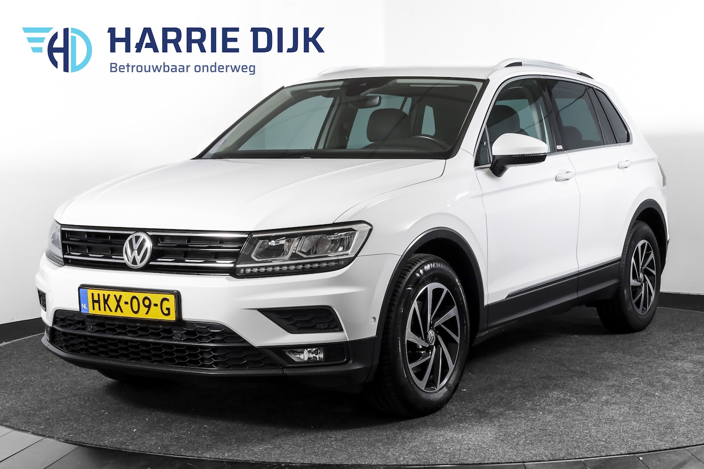Volkswagen Tiguan - 1.5 TSI ACT 150 PK Comfortline Business | Trekhaak | Adapt. Cruise | PDC | Camera | NAV + - AutoWereld.nl