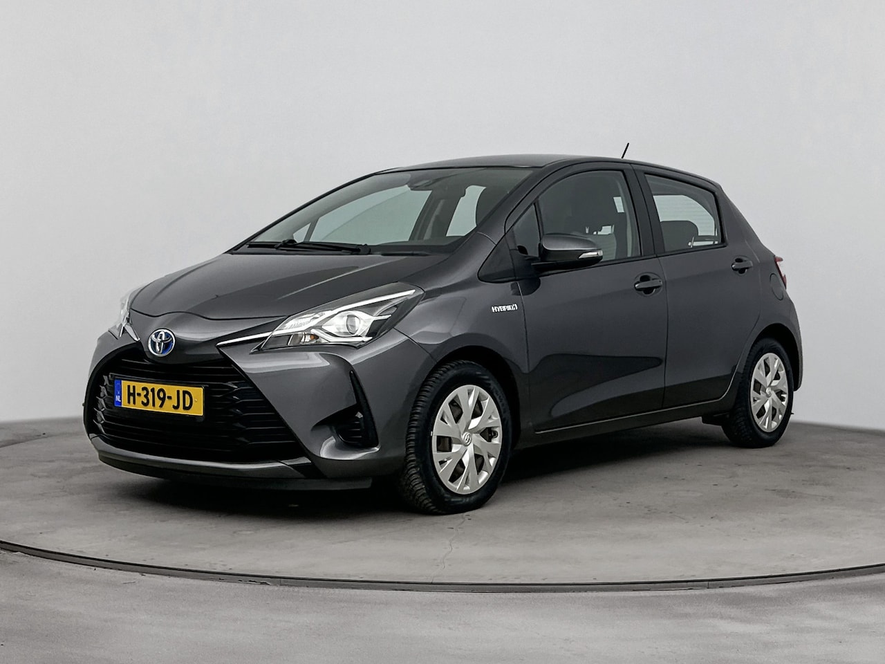 Toyota Yaris - 1.5 Hybrid Active 31-8 is mee leseman - AutoWereld.nl
