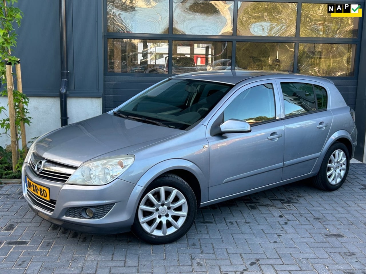 Opel Astra - 1.6 Temptation 5 deurs | Airco | Trekhaak | Volledige historie aanwezig - AutoWereld.nl