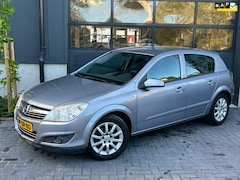 Opel Astra - 1.6 Temptation 5 deurs | Airco | Trekhaak | Volledige historie aanwezig