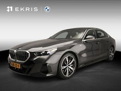 BMW i5 - Sedan eDrive40 | M-Sportpakket | LED | HUD | Active cruise | Trekhaak | Panoramadak | Comf
