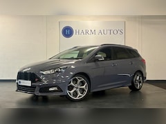 Ford Focus Wagon - 2.0 ST-3 250pk Volleder / Xenon / PDC / EL. Stoelen / Climate