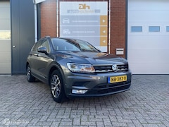 Volkswagen Tiguan - 1.4 TSI PANO/LED/TREKHAAK/LUXE