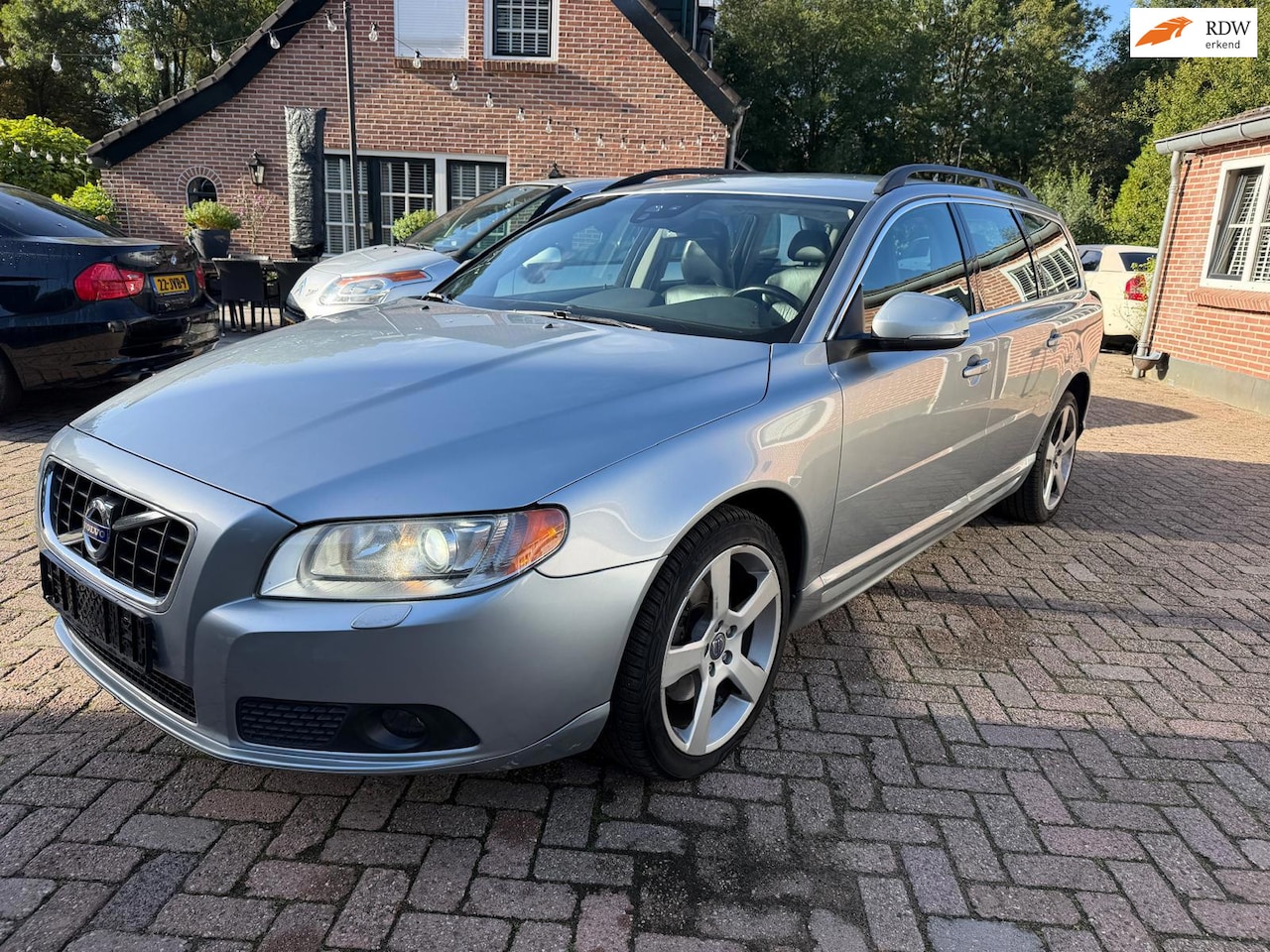 Volvo V70 - 1.6 T4 Limited Edition AUTOMAAT-LEER-NIEUWE APK - AutoWereld.nl