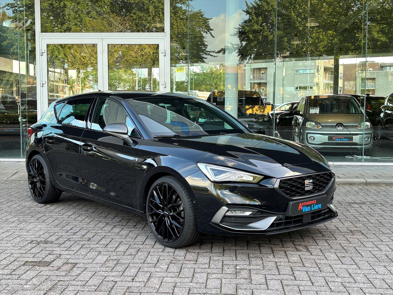 SEAT Leon - 1.5 eTSI 150pk DSG-7 FR Launch Edition|NL Auto|Stoel-stuurverwarm|Camera|LED|rijklaarprijs - AutoWereld.nl