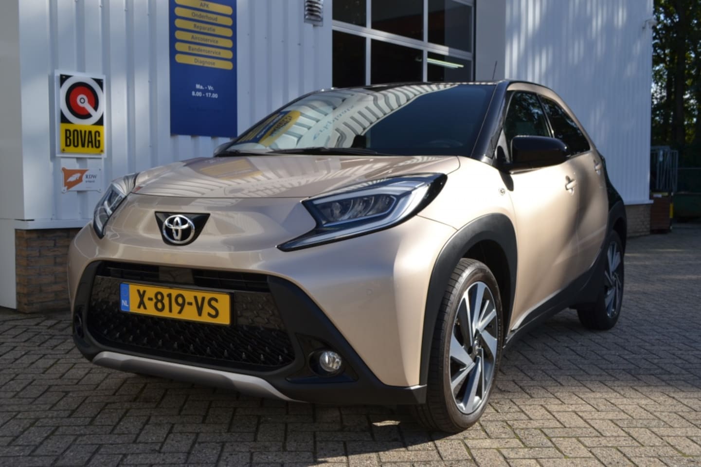 Toyota Aygo X - 1.0 VVT-i S-CVT Envy AUTOMAAT - AutoWereld.nl