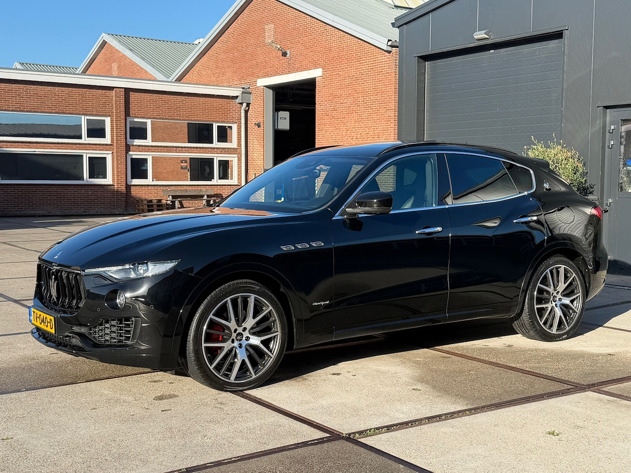 Maserati Levante - 3.0 V6 AWD GranLusso 430PK Facelift NAP - AutoWereld.nl