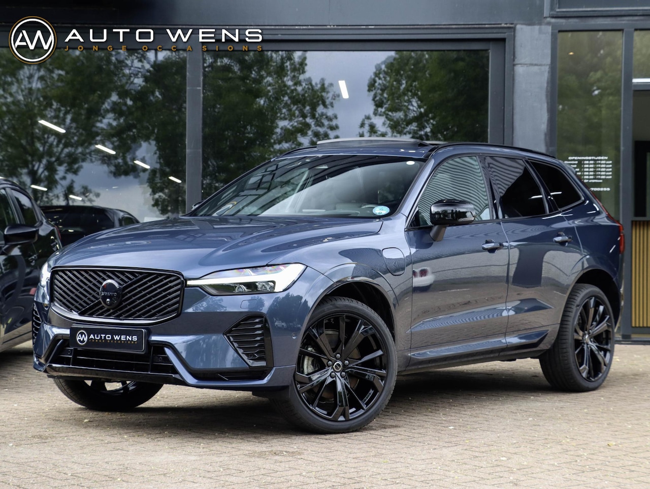 Volvo XC60 - T8 AWD Ultra Black Edition Pano 360 Bowers & Wilkins Trekhaak HeadUp Display 21'' - AutoWereld.nl