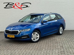 Skoda Octavia Combi - 1.0 e-TSI Ambition Automaat ElectrTrekhaak Clima Carplay Navi Digitaal Dash Sfeerverlichti