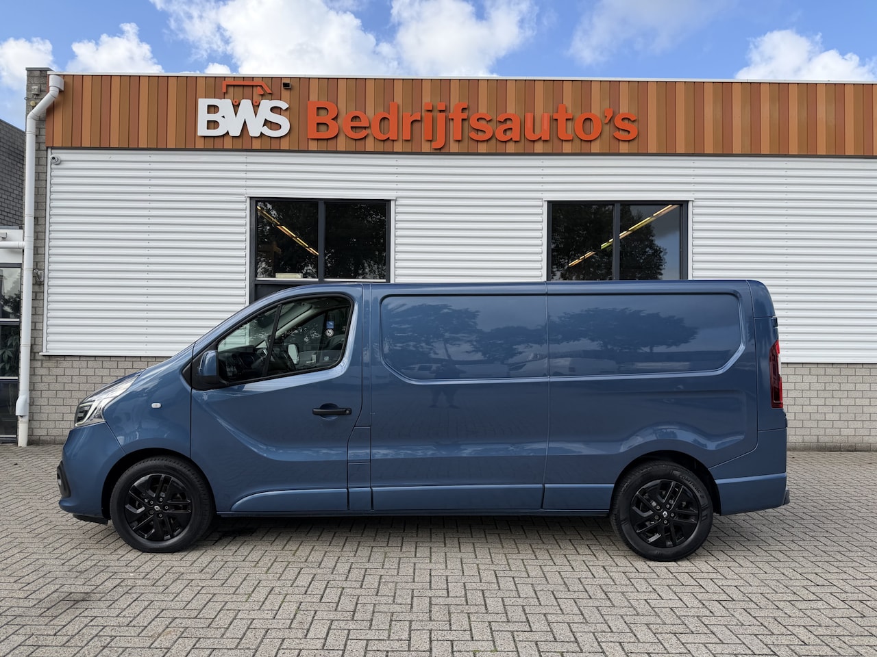 Renault Trafic - 2.0 dCi automaat 145pk T29 L2H1 Luxe / vaste prijs rijklaar € 17.650 ex btw / euro 6 / bpm - AutoWereld.nl