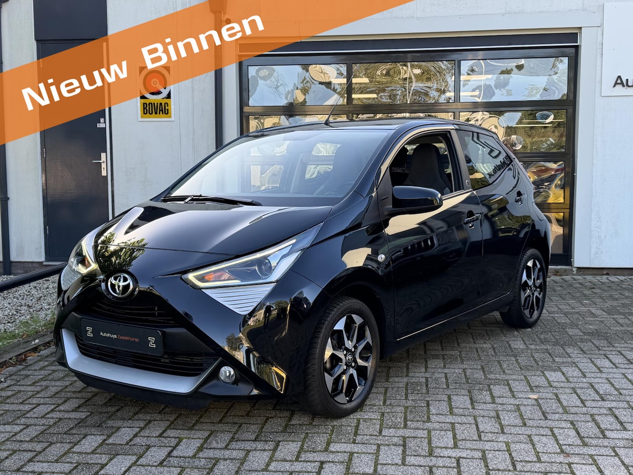Toyota Aygo - 1.0 VVT-i x-play Automaat | 59.493 KM | Camera | Airco | 5-Deurs | LM Velgen - AutoWereld.nl