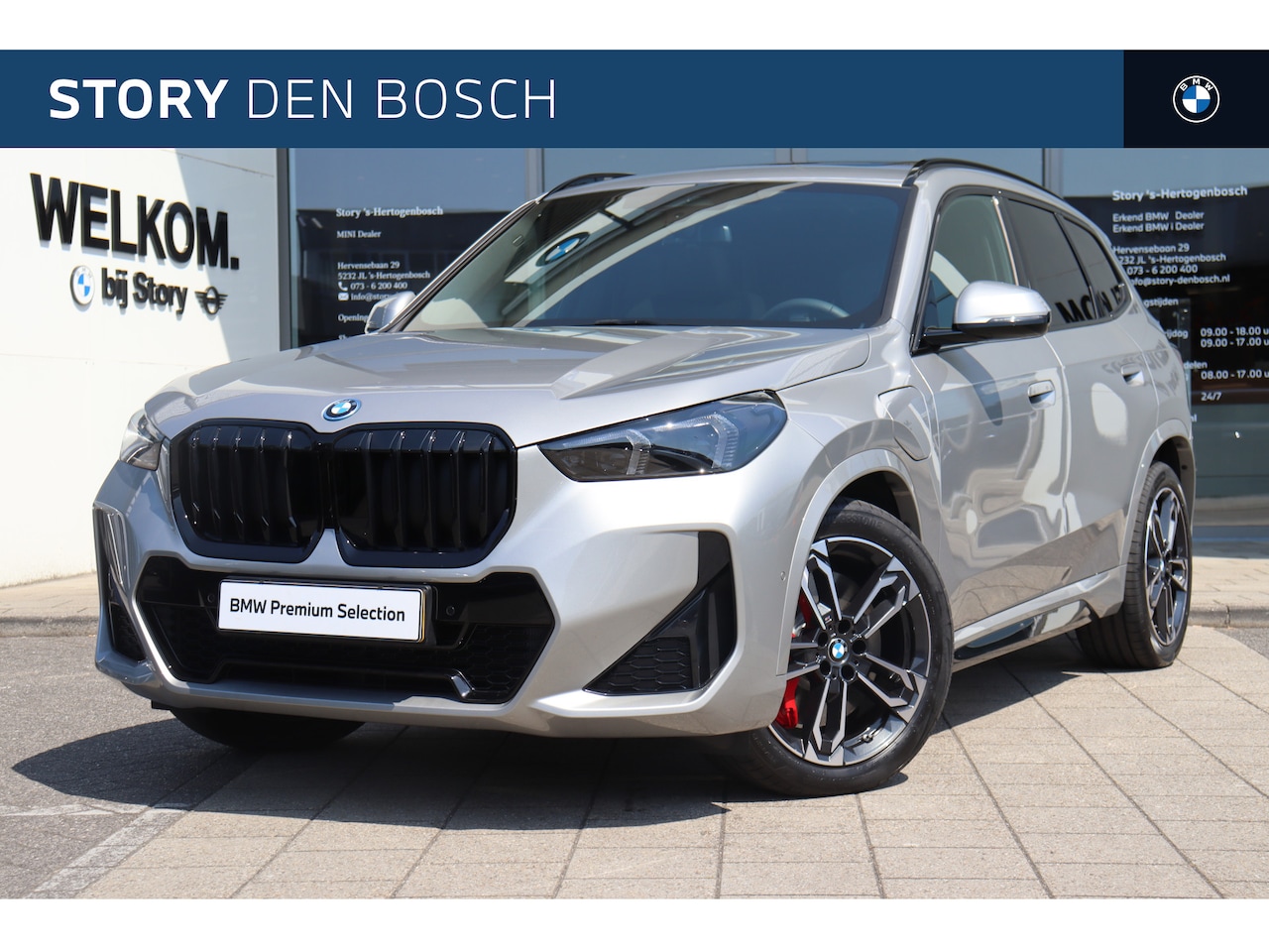 BMW X1 - xDrive25e M Sport Automaat / Panoramadak / Trekhaak / Sportstoelen / Achteruitrijcamera / - AutoWereld.nl