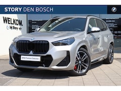 BMW X1 - xDrive25e M Sport Automaat / Panoramadak / Trekhaak / Sportstoelen / Achteruitrijcamera /