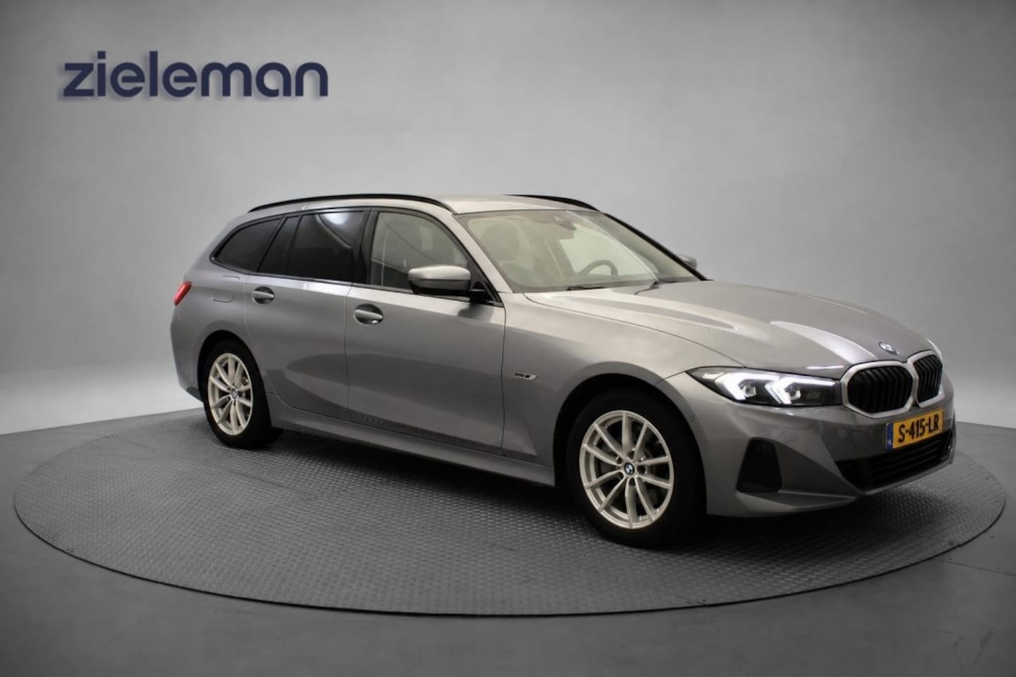 BMW 3-serie Touring - 320e - Digitaal Cockpit, Carplay, Leer, Memory, Stoelverw. - AutoWereld.nl