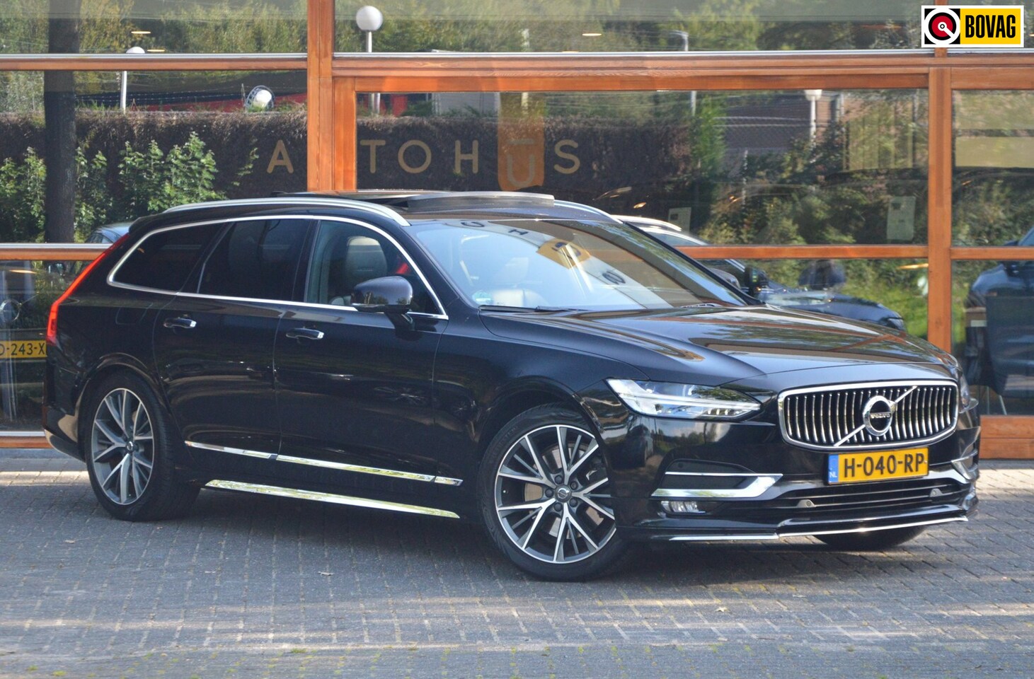 Volvo V90 - T4 Inscription | Massage | Panorama dak | Standkachel | Trekhaak | Head-Up | Harman en Kar - AutoWereld.nl