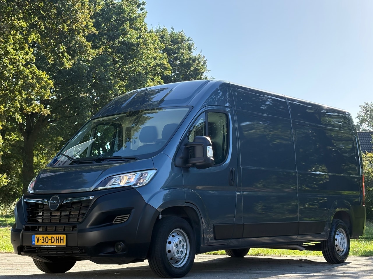 Opel Movano - 2.2D 140PK L4H2|trekhaak 2500KG|apple CarPlay|achteruitrijcamera|airco|cruise|drie zitplaa - AutoWereld.nl