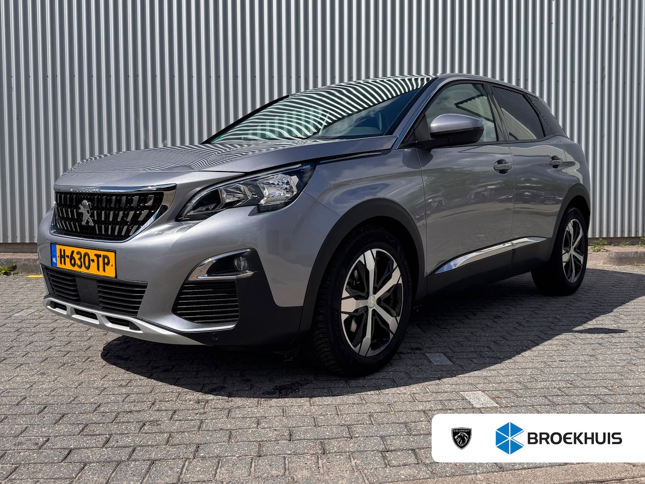 Peugeot 3008 - 130 PK Automaat | Trekhaak | Navigatie | Parkeersensoren voor en achter | Apple Carplay / - AutoWereld.nl