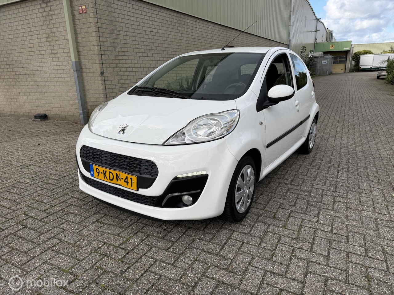 Peugeot 107 - 1.0 Access Accent 1.0 Access Accent - AutoWereld.nl
